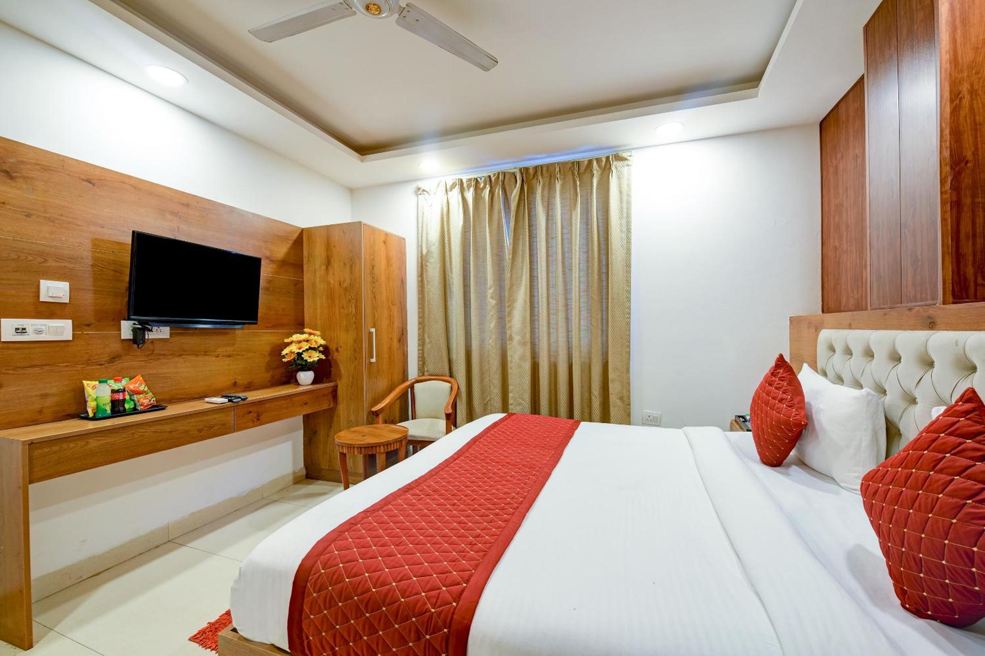 Hotel Grand Qubic Near Delhi Airport 新德里 外观 照片